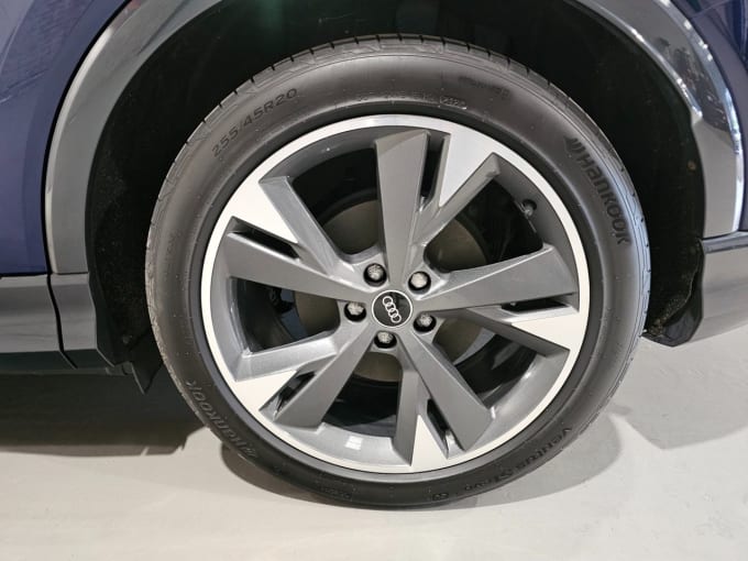 2025 Audi Q4 E-tron