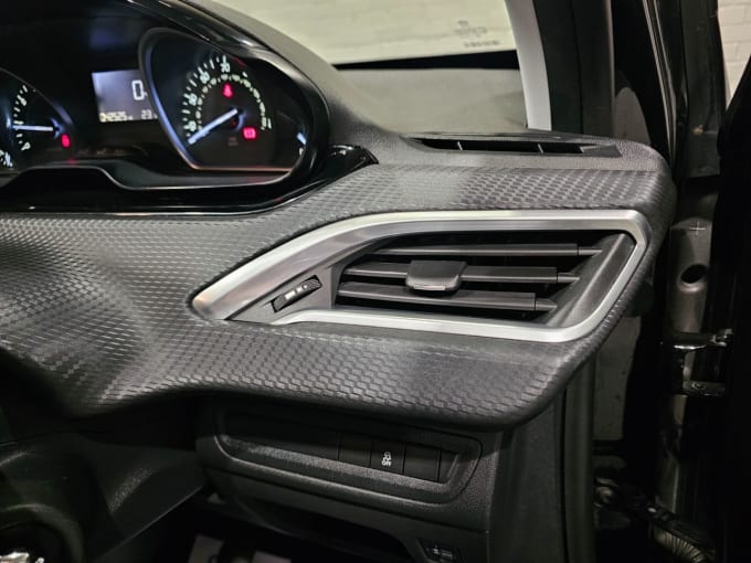 2025 Peugeot 208