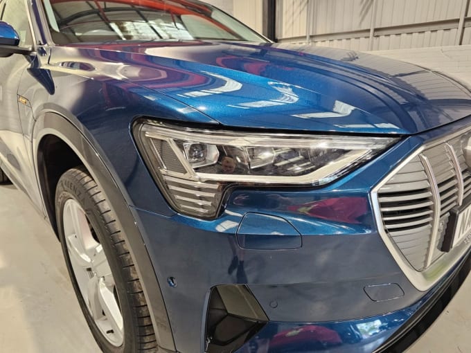 2025 Audi E-tron