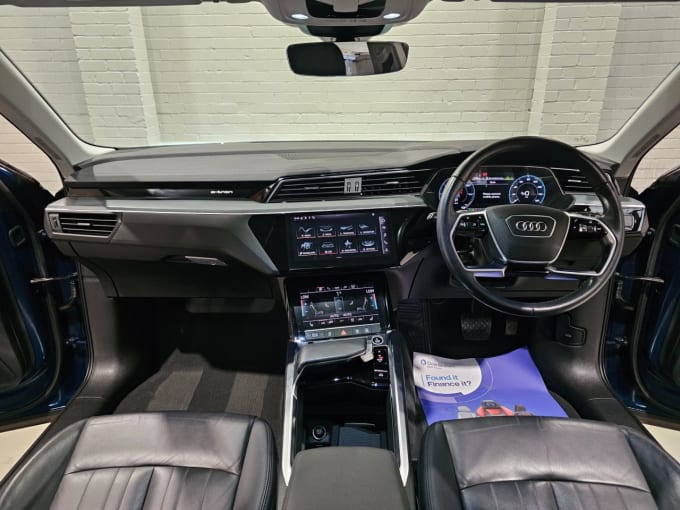 2025 Audi E-tron