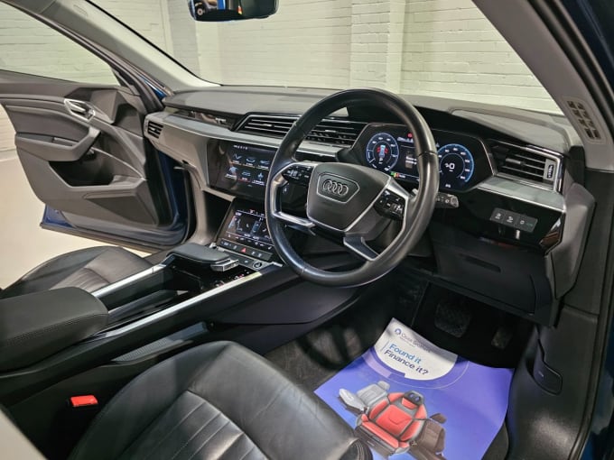 2025 Audi E-tron