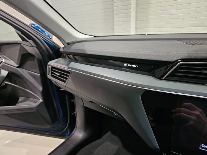 2025 Audi E-tron