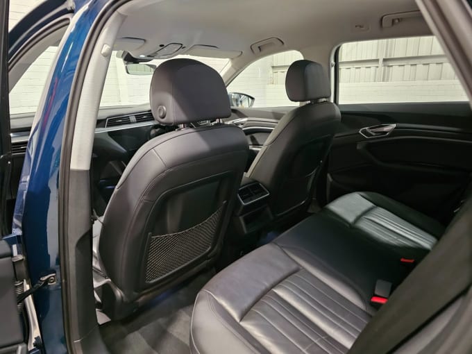 2025 Audi E-tron
