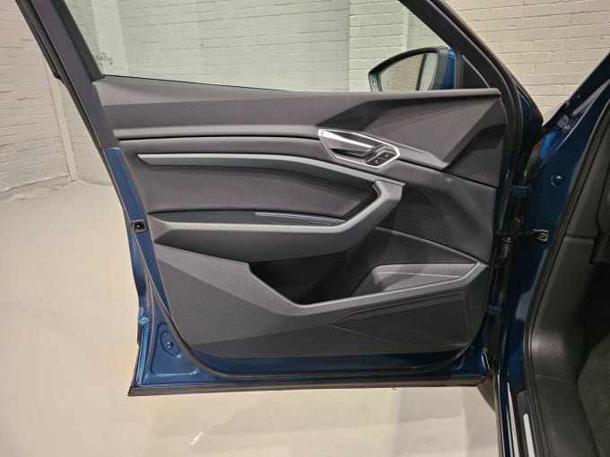 2025 Audi E-tron