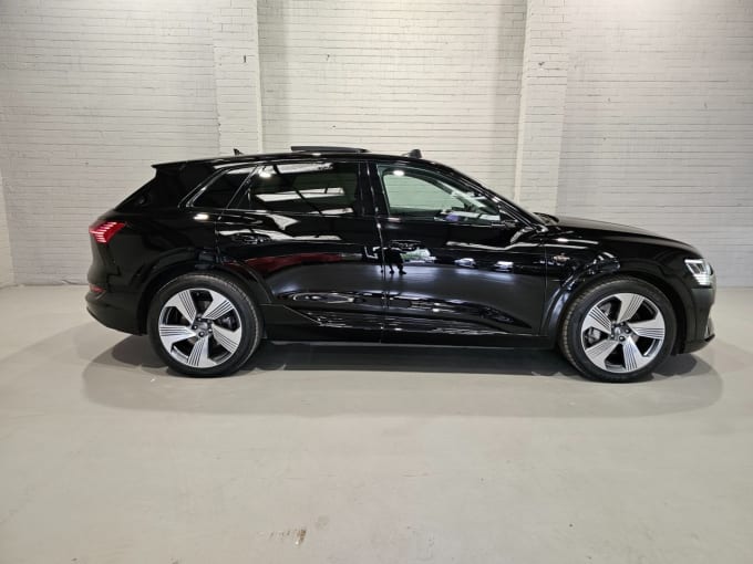 2025 Audi E-tron