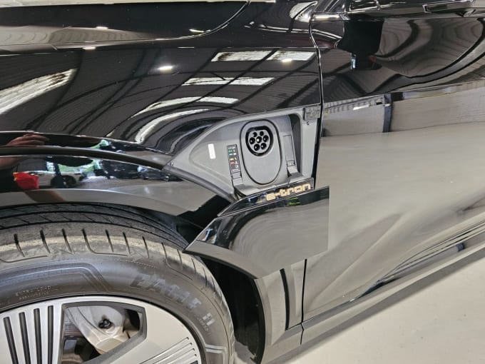 2025 Audi E-tron