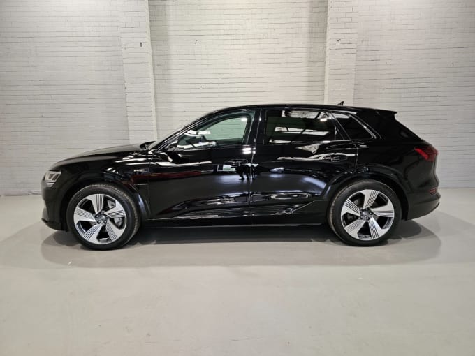 2025 Audi E-tron
