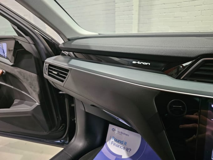 2025 Audi E-tron