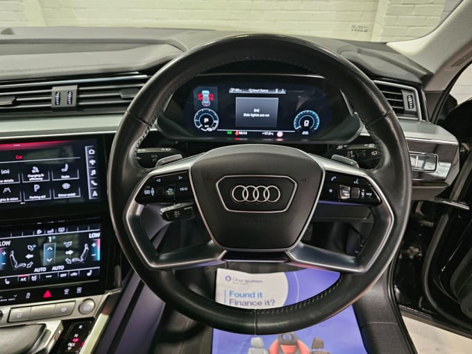 2025 Audi E-tron