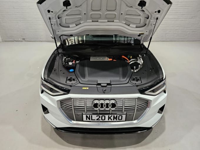 2025 Audi E-tron