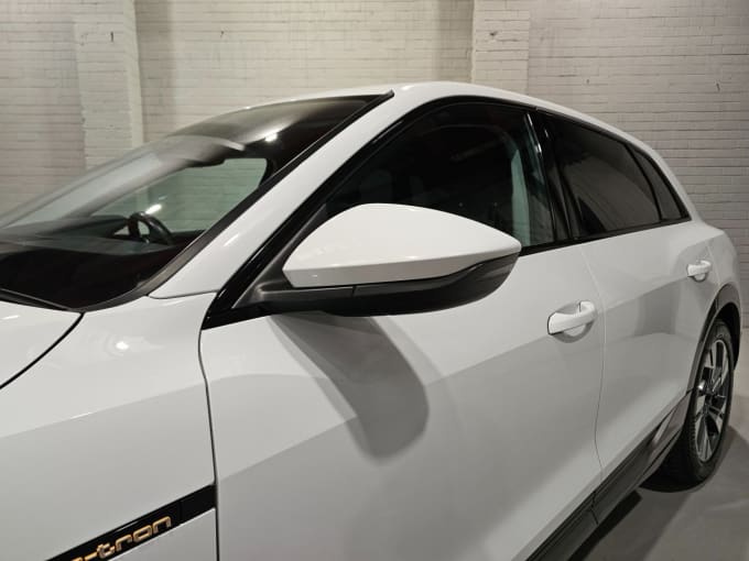 2025 Audi E-tron