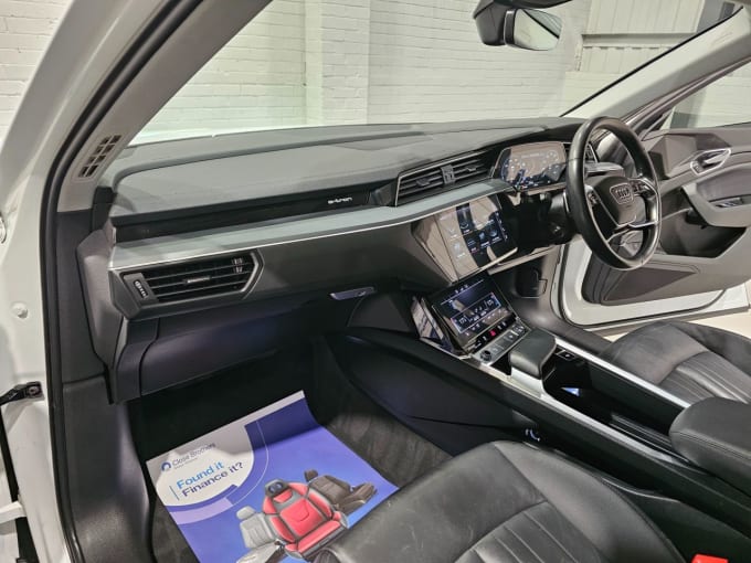 2025 Audi E-tron