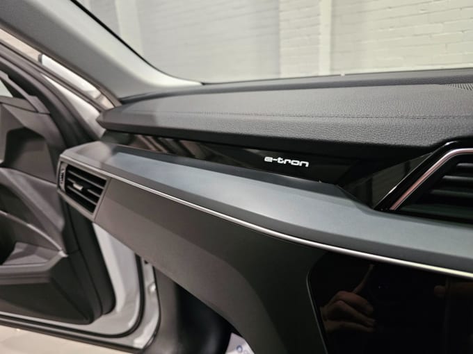 2025 Audi E-tron