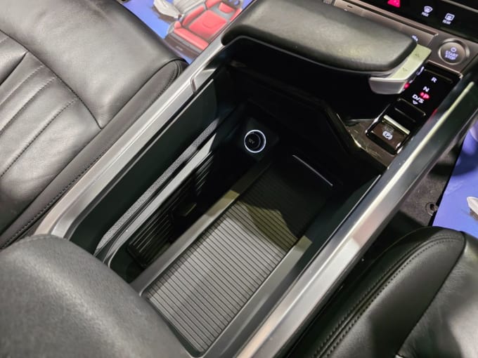 2025 Audi E-tron