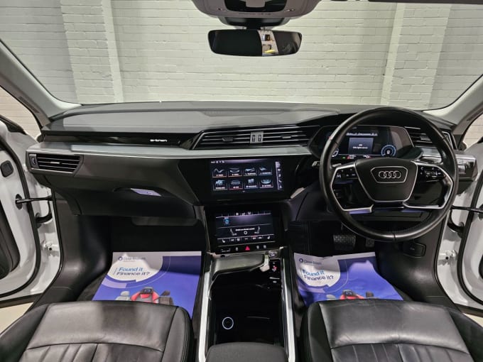 2025 Audi E-tron
