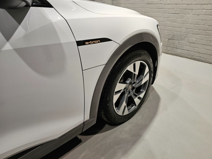 2025 Audi E-tron