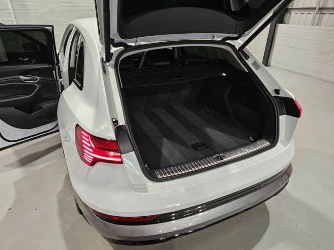 2025 Audi E-tron