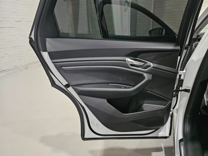 2025 Audi E-tron