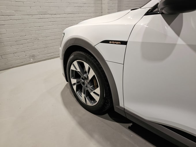 2025 Audi E-tron