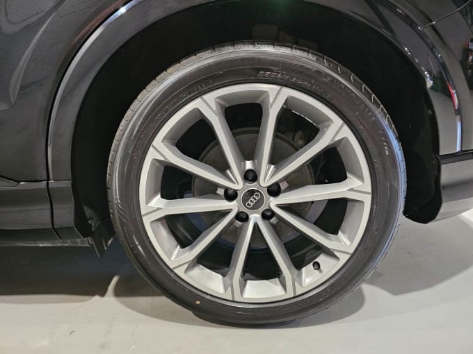 2025 Audi Q4 E-tron