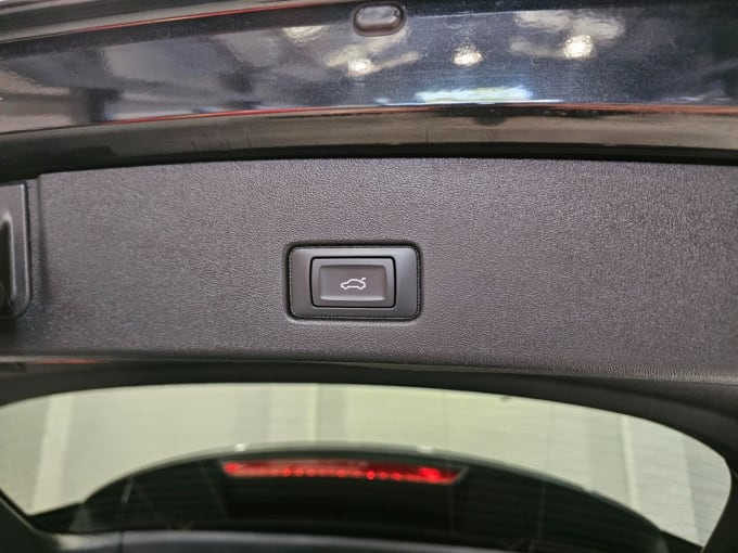 2025 Audi Q4 E-tron