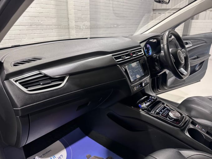 2025 Mg Mg5