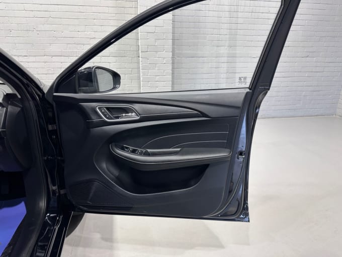2025 Mg Mg5