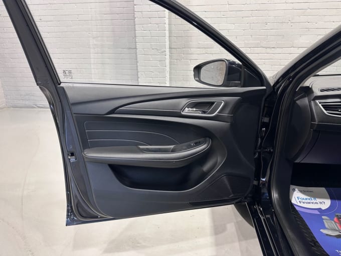 2025 Mg Mg5