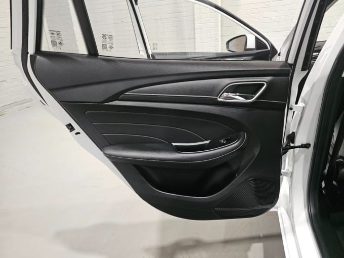 2022 Mg Mg5
