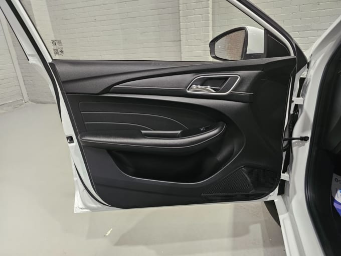2022 Mg Mg5