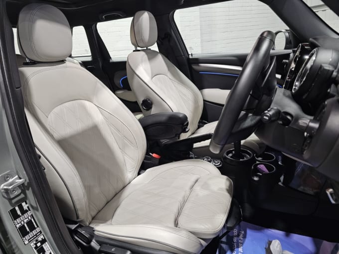 2022 Mini Hatch