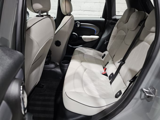 2022 Mini Hatch