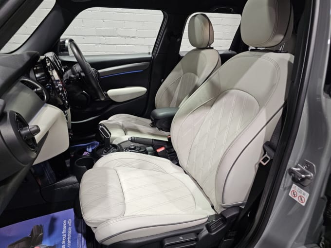 2022 Mini Hatch