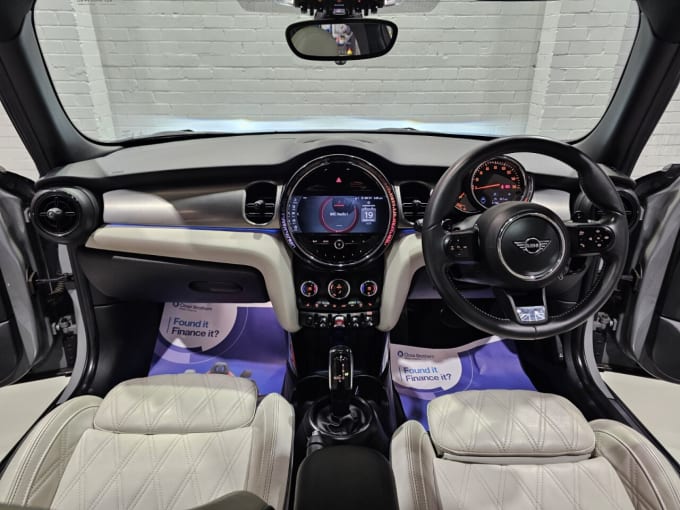 2022 Mini Hatch