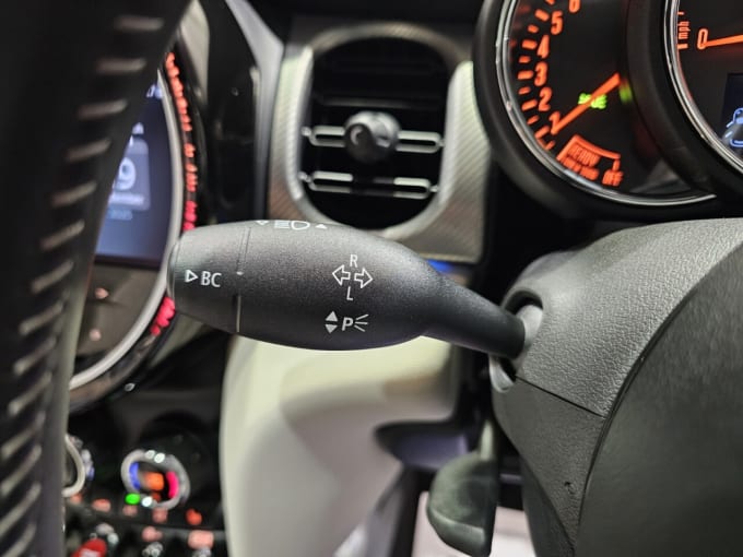2022 Mini Hatch