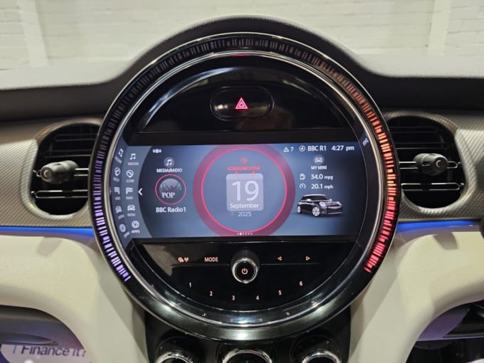 2022 Mini Hatch