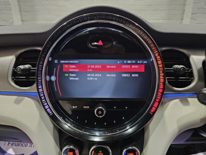 2022 Mini Hatch