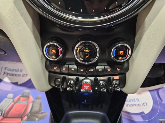 2022 Mini Hatch