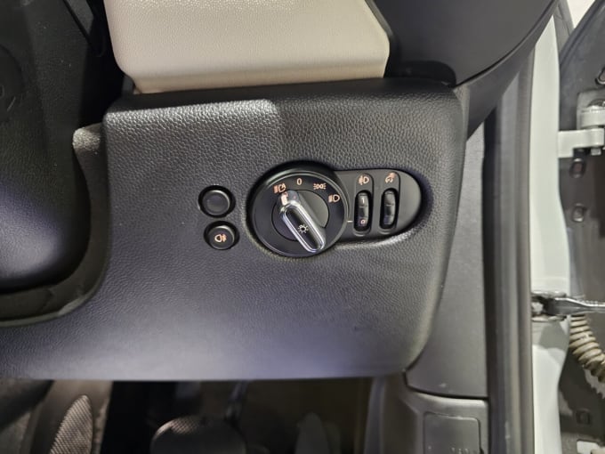 2022 Mini Hatch