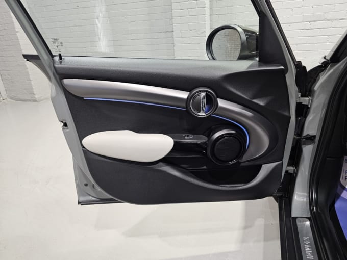 2022 Mini Hatch