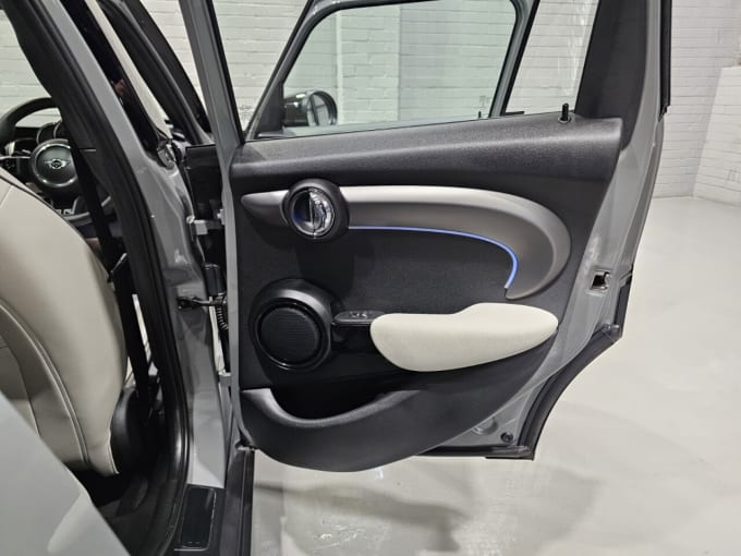 2022 Mini Hatch