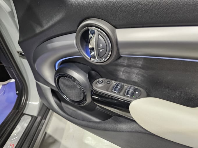2022 Mini Hatch