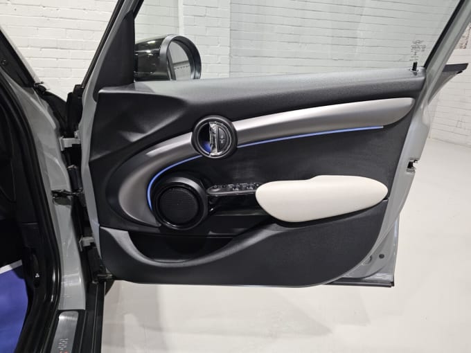 2022 Mini Hatch
