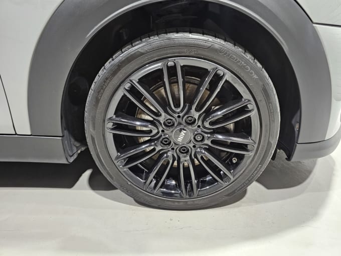 2022 Mini Hatch