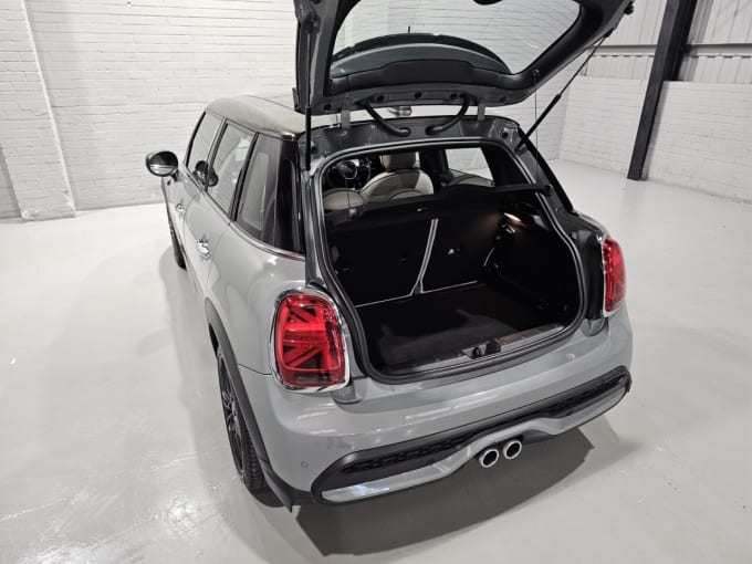 2022 Mini Hatch