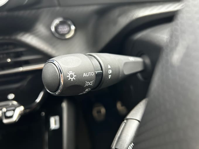 2025 Peugeot 208