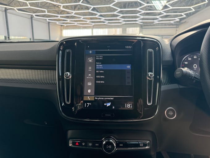 2025 Volvo Xc40