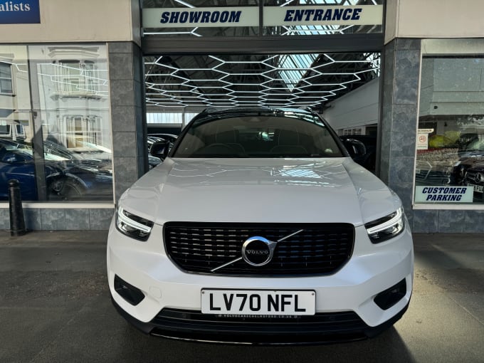 2025 Volvo Xc40