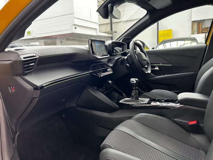 2025 Peugeot 208