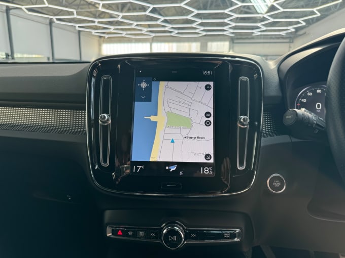 2025 Volvo Xc40